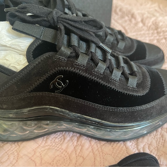 Chanel Sneakers in all black suede - Picture 2 of 9